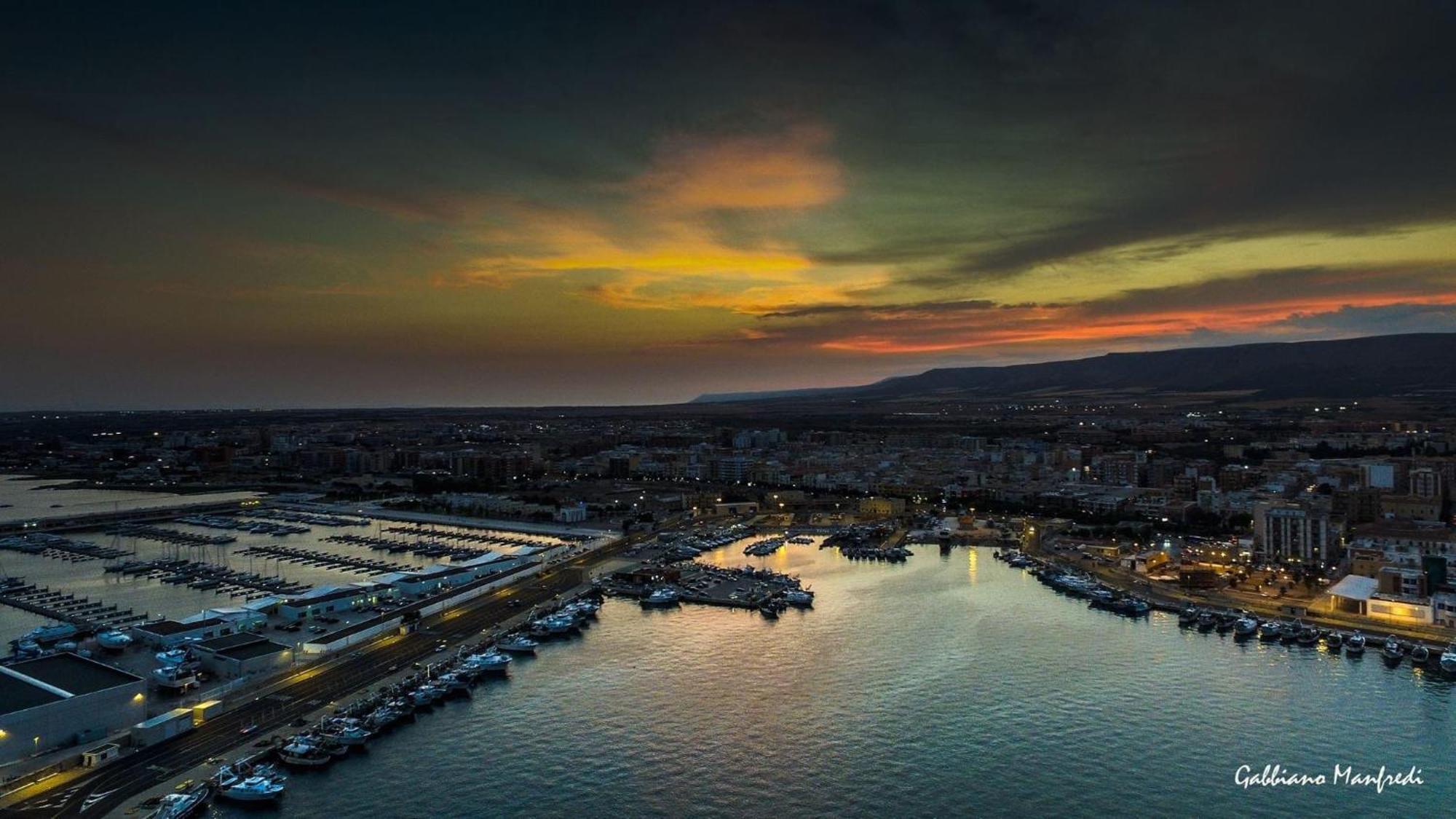 Ca Del Centro Aparthotel Manfredonia Kültér fotó